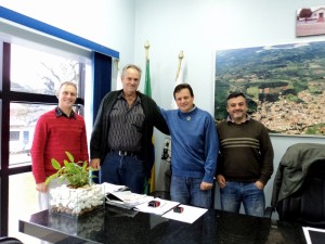 Vice-prefeito de Carlinda visita Prefeitura de Cruz Machado