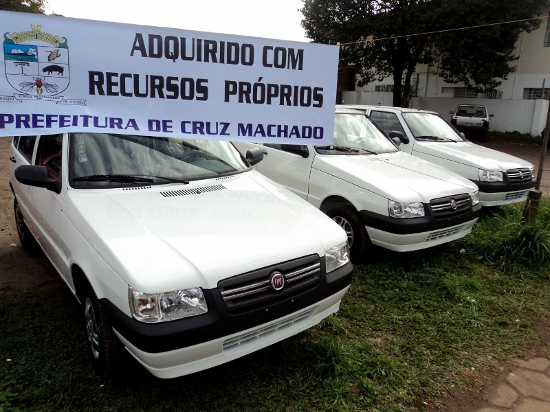 Prefeitura adquire três veículos novos para a Secretaria de Saúde