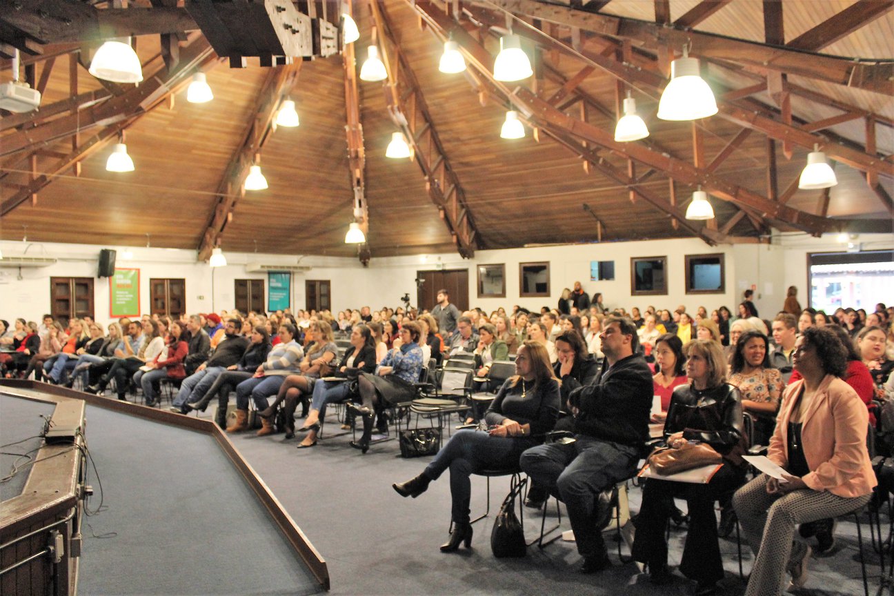 Cruz Machado participa do 4º Encontro Macrorregional de Acompanhamento Familiar PFPR