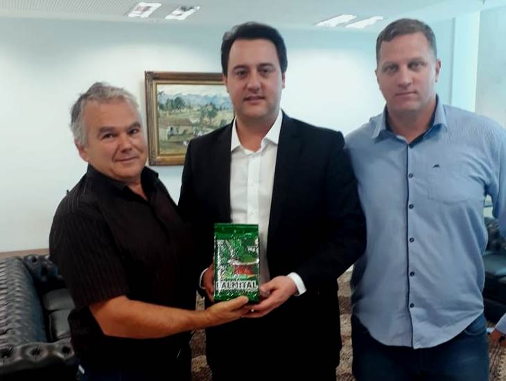 Prefeito Bibi participa de reunião em Curitiba, na qual Governo garante apoio a produção de erva mate no Sul do Paraná