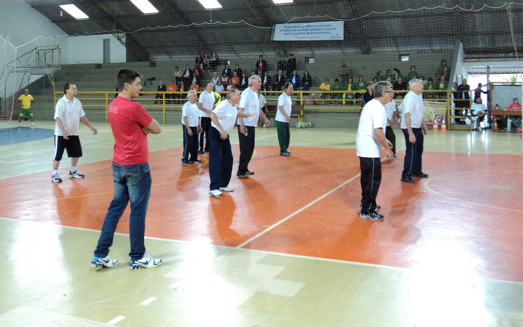 Equipe de Cruz Machado participa dos Jogos de Integração da Terceira Idade