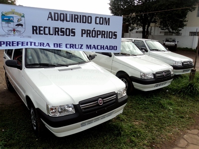 Prefeitura adquire três veículos novos para a Secretaria de Saúde