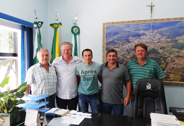 Deputado Estadual Luís Corti visita o município