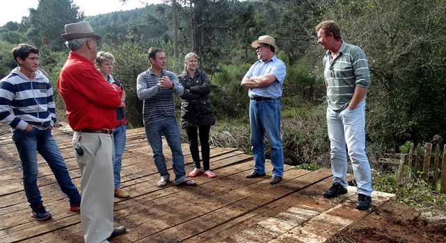 Deputado Assis do Couto visita comunidades atingidas pela chuva em Cruz Machado