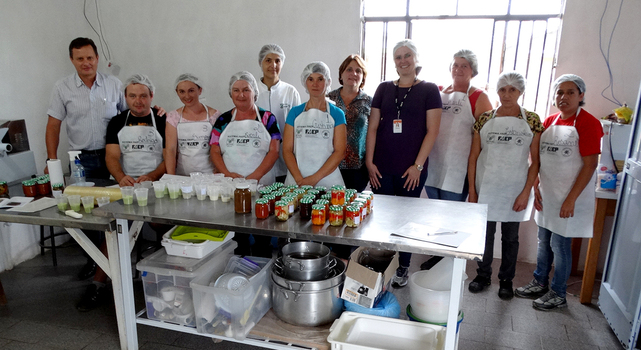 Senar realiza curso de fabricação de conservas em Cruz Machado